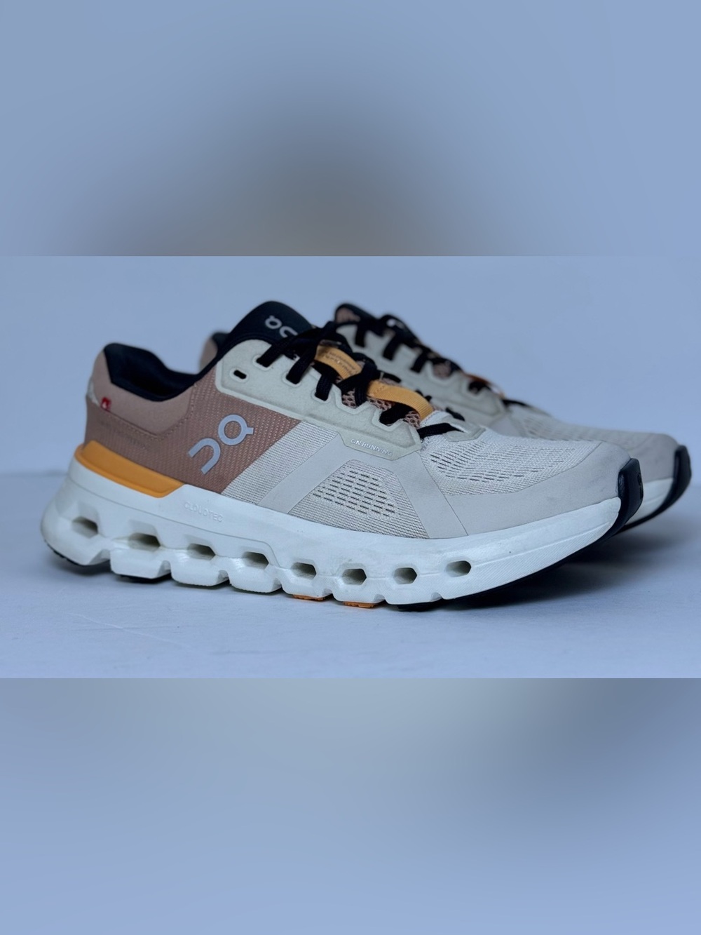 On Cloudrunner 2 Women’s 7.5 Pearl Tangerine Running Sneakers